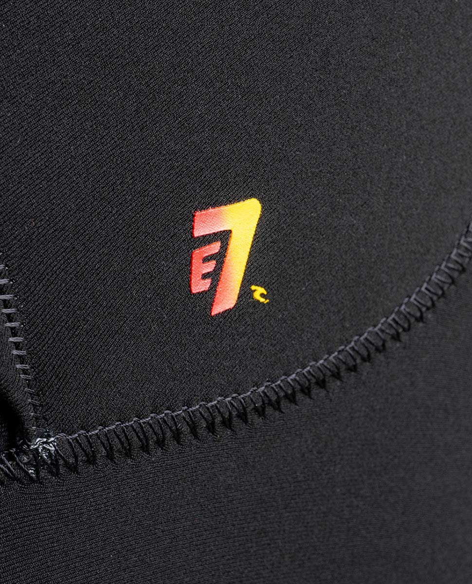 Women's E7 Flashbomb Heat Seeker 4/3 Zip Free Wetsuit - Image 3
