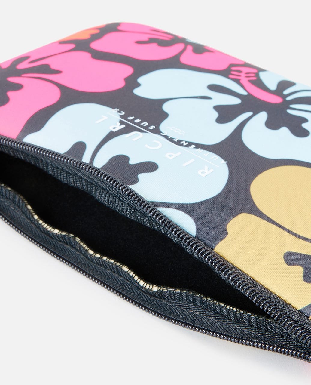Mixed Neo Pouch - Image 4