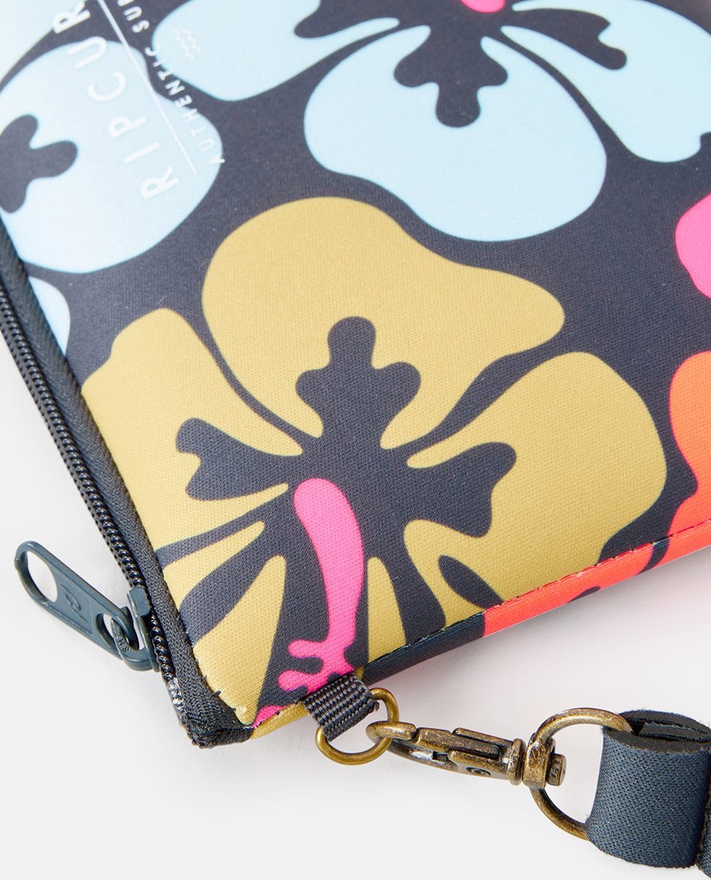 Mixed Neo Pouch - Image 3